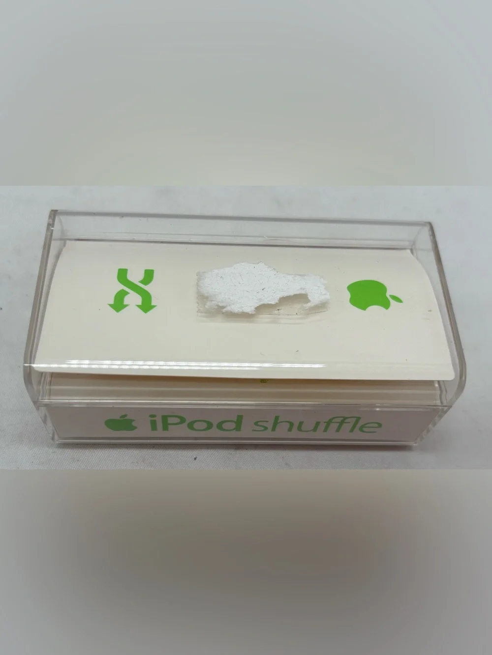 Apple iPod shuffle 2nd Gen Silver 1GB A1024 MA564LL/A - Untested & No OEM Dock